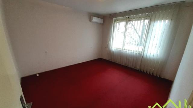 Poslovni prostor, Izdavanje, 79m2, Centar, Medijana, Niš