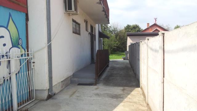 Kuća, četvorosoban, Prodaja, 240m2, Dankovo, Gradska lokacija, Paraćin