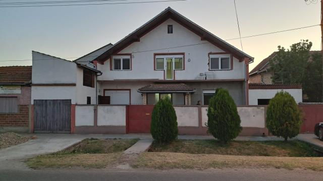 Kuća, četvoroiposoban, Prodaja, 172m2, Dusana Jerkovica