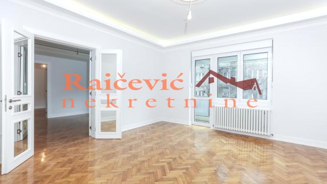 Stan, Prodaja, 221m2, Centar, Stari grad, Francuska