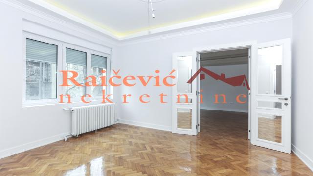 Stan, Prodaja, 221m2, Centar, Stari grad, Francuska
