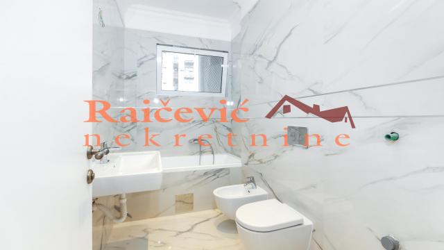 Stan, Prodaja, 221m2, Centar, Stari grad, Francuska