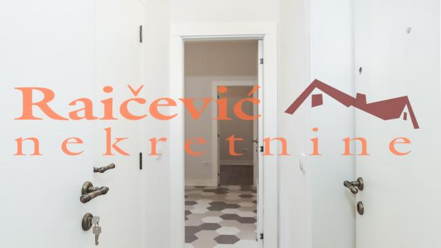 Stan, Prodaja, 221m2, Centar, Stari grad, Francuska