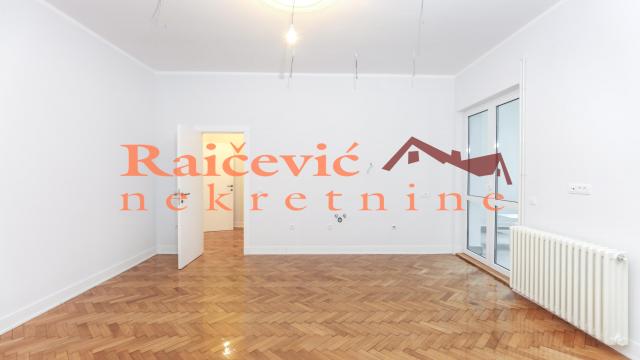 Stan, Prodaja, 221m2, Centar, Stari grad, Francuska