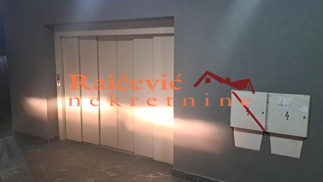 Poslovni prostor, Izdavanje, 12m2, Voždovac, Vojvode Stepe