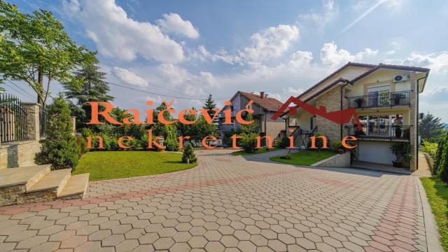 Kuća, Prodaja, 350m2, Barajevo (mesto), Barajevo, Svetosavska