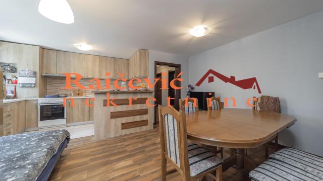 Kuća, Prodaja, 350m2, Barajevo (mesto), Barajevo, Svetosavska