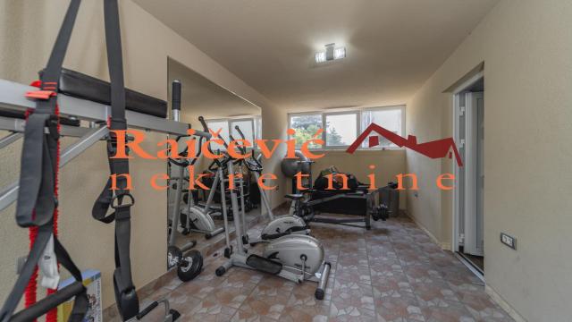 Kuća, Prodaja, 350m2, Barajevo (mesto), Barajevo, Svetosavska