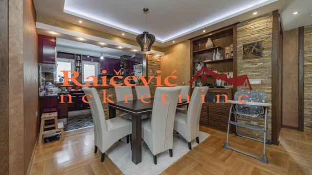 Kuća, Prodaja, 350m2, Barajevo (mesto), Barajevo, Svetosavska