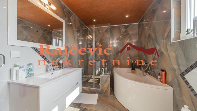 Kuća, Prodaja, 350m2, Barajevo (mesto), Barajevo, Svetosavska
