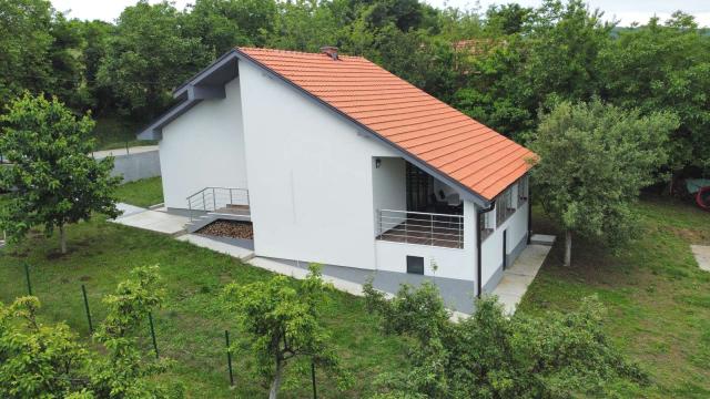 Kuća, Trosoban, Prodaja, 100m2, Kragujevac