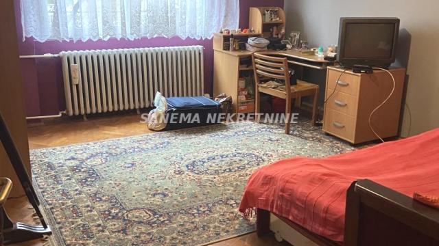 Kuća, Prodaja, 215m2, Mlake, Gradska lokacija, Sombor