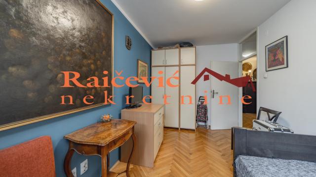 Stan, Petosoban, Prodaja, 107m2, Kalenić pijaca, Vračar, Sindjeliceva