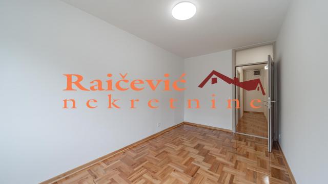 Stan, Dvoiposoban, Prodaja, 59m2, Blok 64, Novi Beograd, Gandijeva
