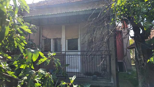 Kuća, Trosoban, Prodaja, 90m2, Crnogorska