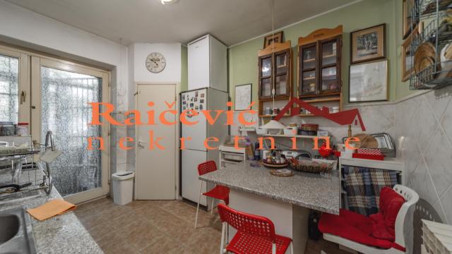 Stan, četvorosoban, Prodaja, 87m2, Kalenić pijaca, Vračar, Molerova