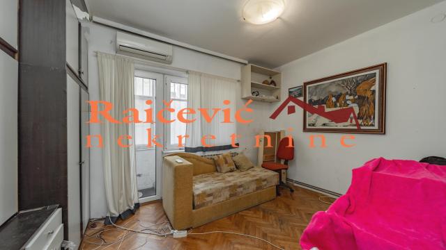 Stan, četvorosoban, Prodaja, 87m2, Kalenić pijaca, Vračar, Molerova
