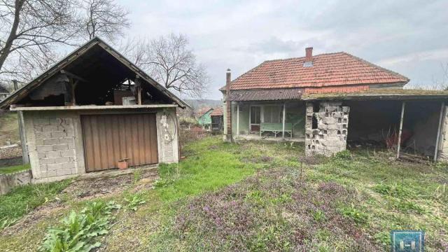 Kuća, Petosoban, Prodaja, 153m2, Ribnik, Okolno mesto, Jagodina
