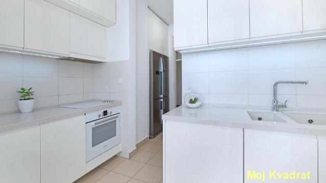 Stan, Trosoban, Prodaja, 101m2, Blok 67 (Belvil), Novi Beograd, Jurija Gagarina