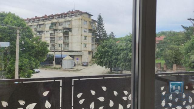 Poslovni prostor, Jednosoban, Izdavanje, 140m2, Centar, Gradska lokacija, Rekovac