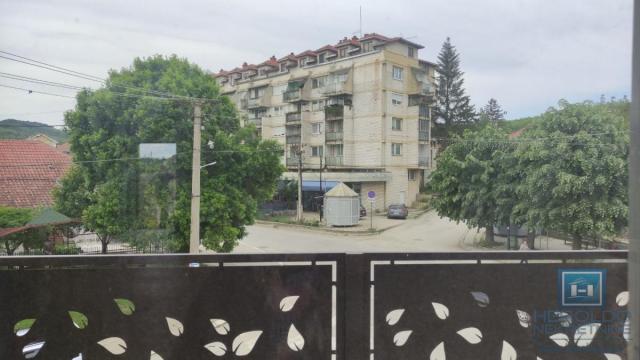 Poslovni prostor, Jednosoban, Izdavanje, 140m2, Centar, Gradska lokacija, Rekovac