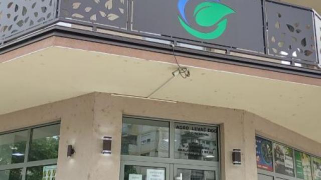 Poslovni prostor, Jednosoban, Izdavanje, 140m2, Centar, Gradska lokacija, Rekovac