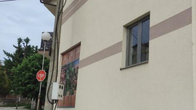 Poslovni prostor, Jednosoban, Izdavanje, 140m2, Centar, Gradska lokacija, Rekovac