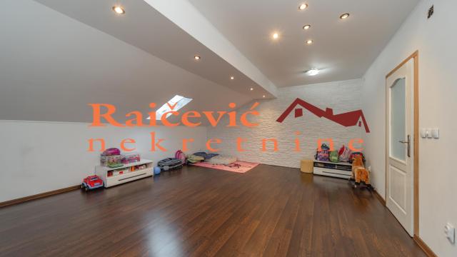 Kuća, Prodaja, 299m2, Novosadski put