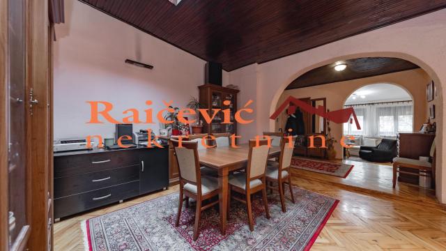 Stan, četvoroiposoban, Prodaja, 114m2, Centar, Stari grad, Generala Lesjanina