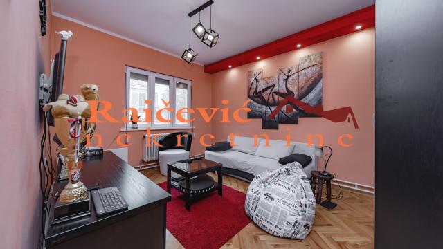 Stan, četvoroiposoban, Prodaja, 114m2, Centar, Stari grad, Generala Lesjanina
