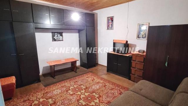 Kuća, Dvosoban, Prodaja, 80m2, Trepča naselje, Gradska lokacija, Sombor