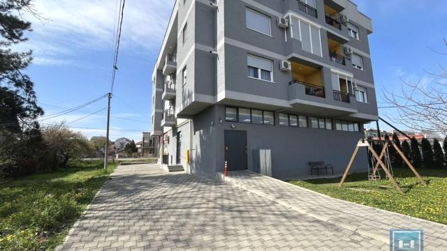 Poslovni prostor, Izdavanje, 283m2, Centar, Gradska lokacija, Jagodina