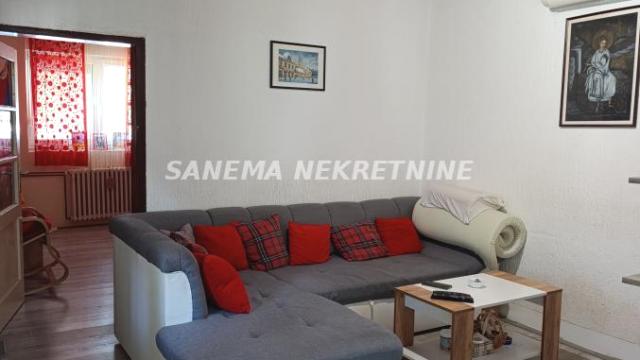 Kuća, Troiposoban, Prodaja, 110m2, Selenča, Gradska lokacija, Sombor