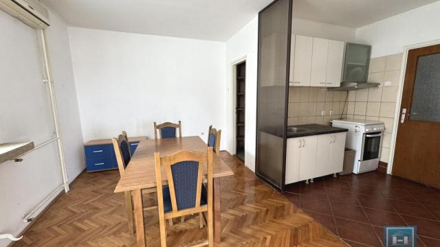 Stan, Trosoban, Prodaja, 70m2, Centar, Gradska lokacija, Jagodina