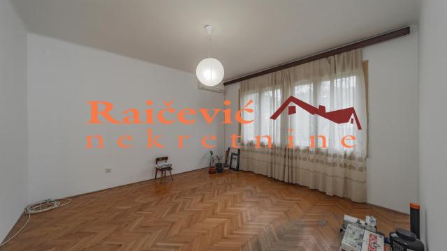 Stan, Trosoban, Prodaja, 74m2, Profesorska kolonija, Palilula, Zdravka Celara