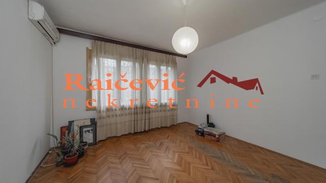 Stan, Trosoban, Prodaja, 74m2, Profesorska kolonija, Palilula, Zdravka Celara