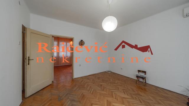 Stan, Trosoban, Prodaja, 74m2, Profesorska kolonija, Palilula, Zdravka Celara
