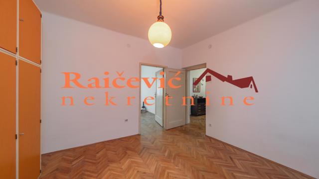 Stan, Trosoban, Prodaja, 74m2, Profesorska kolonija, Palilula, Zdravka Celara