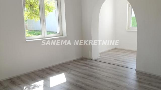 Kuća, Trosoban, Prodaja, 85m2, Selenča, Gradska lokacija, Sombor