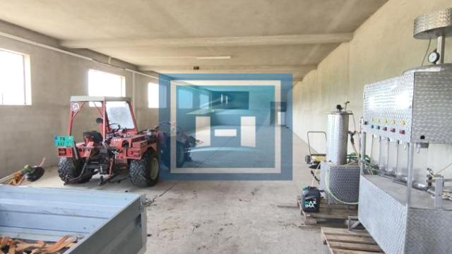 Poslovni prostor, Prodaja, 570m2, Stubica, Okolno mesto, Paraćin