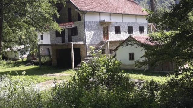 Kuća, Petosoban i veći, Prodaja, 300m2, Donji Dubac, Okolno mesto, Donji Dubac