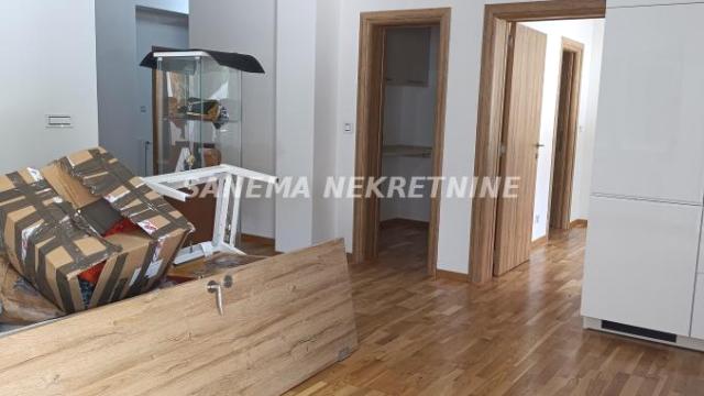 Stan, četvorosoban, Prodaja, 92m2, Centar, Gradska lokacija, Sombor