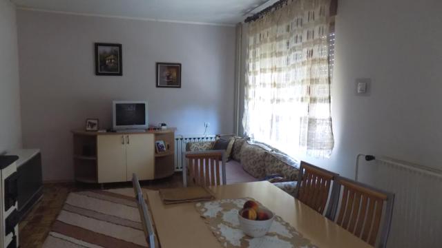 Kuća, četvorosoban, Prodaja, 220m2, Centar, Gradska lokacija, Ćuprija