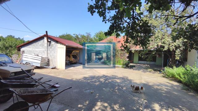 Kuća, četvorosoban, Prodaja, 200m2, Majur, Okolno mesto, Jagodina