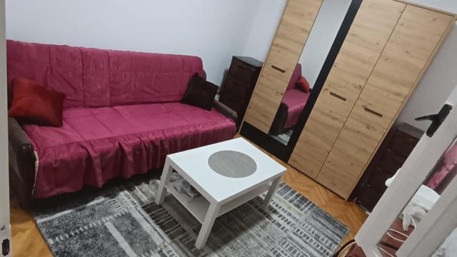 Kuća, Jednosoban, Izdavanje, 30m2, Gradska lokacija, 7.juli