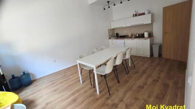 Poslovni prostor, Izdavanje, 85m2, Centar, Gradska lokacija, Mite Topalovića