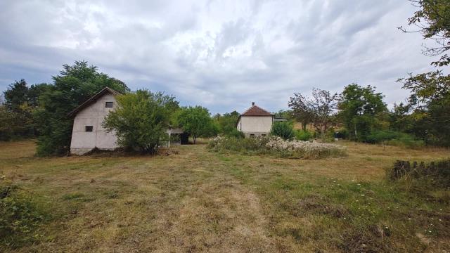 Kuća, četvoroiposoban, Prodaja, 150m2, Garaši, Okolno mesto, Bukuljska