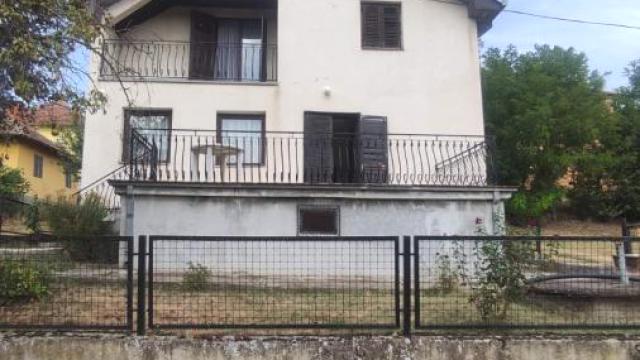 Kuća, četvorosoban, Prodaja, 180m2, Centar, Gradska lokacija, Rekovac