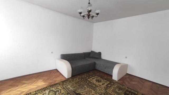 Kuća, četvorosoban, Prodaja, 180m2, Centar, Gradska lokacija, Rekovac