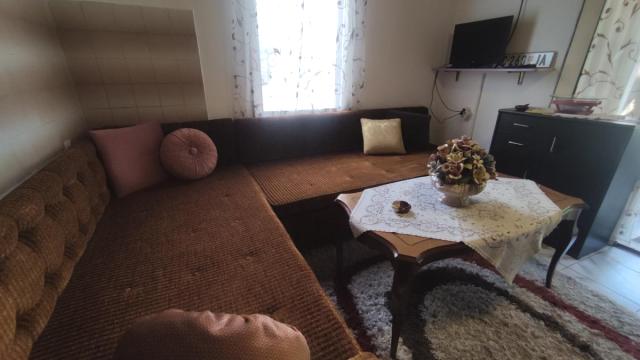 Kuća, četvorosoban, Prodaja, 180m2, Centar, Gradska lokacija, Rekovac